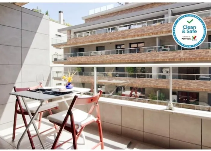 Parque Nacoes / Jardins Cristo Rei شقة