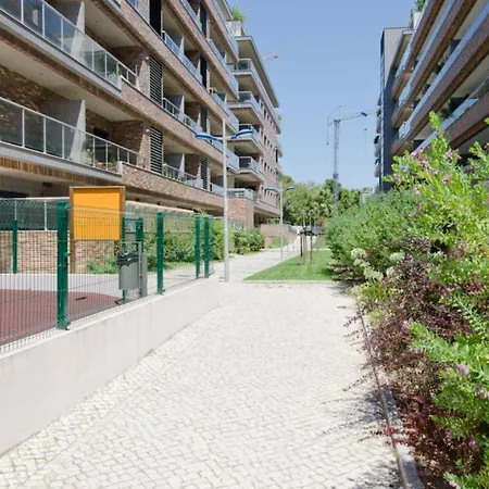 Apartman Parque Nacoes / Jardins Cristo Rei *